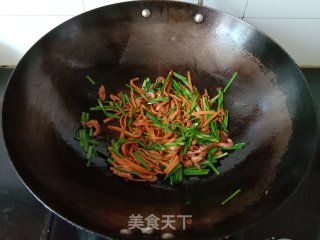 韭菜香干炒肉丝的做法步骤：9