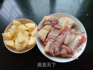 土豆烧番鸭的做法步骤：1