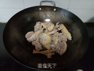 土豆烧番鸭的做法步骤：5