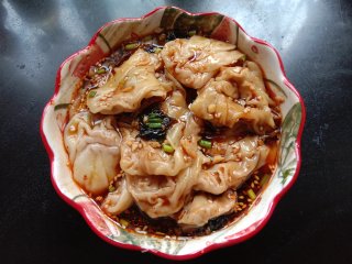 酸汤鲜肉馄饨的做法步骤：8