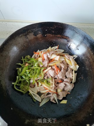 春笋炒里脊的做法步骤：12