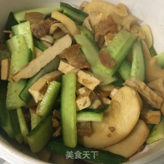 五花肉炒黄瓜杏鲍菇的做法步骤：6