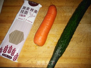 凉拌荞麦面的做法步骤：1