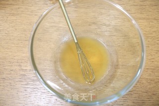 绿豆沙奶黄月饼的做法步骤：2