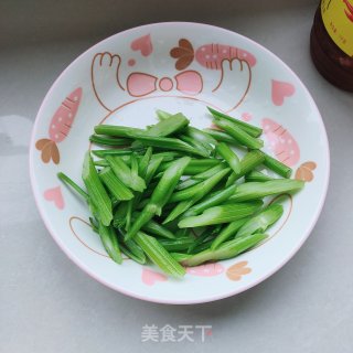 芹菜香辣虾的做法步骤：9