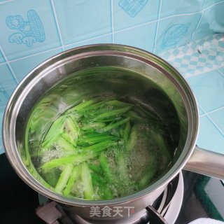 芹菜香辣虾的做法步骤：11