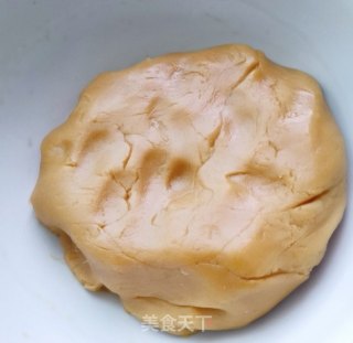 绿豆馅月饼的做法步骤：2
