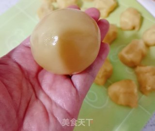 绿豆馅月饼的做法步骤：7
