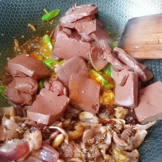 炒鸭杂的做法步骤：7