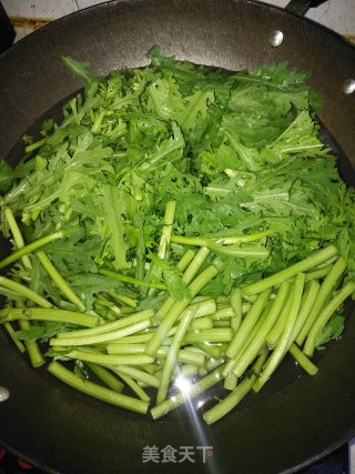 蒜蓉茼蒿的做法步骤：4