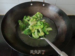 西兰花炒牛肉的做法步骤：5