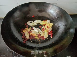 红烧鲤鱼的做法步骤：4