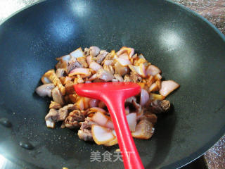 洋葱五花肉炒鸡心的做法步骤：8