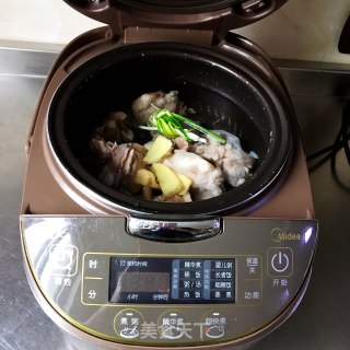 大骨汤的做法步骤：3