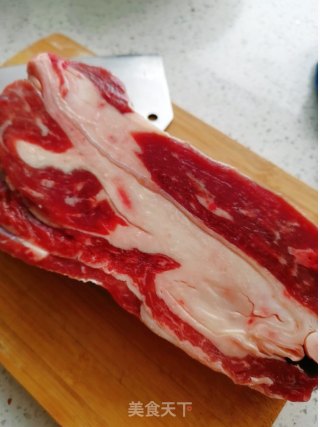 爆炒牛腩的做法步骤：1