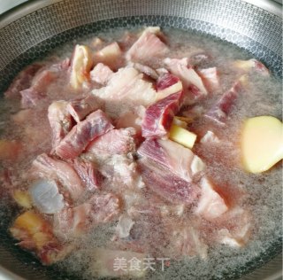 爆炒牛腩的做法步骤：3