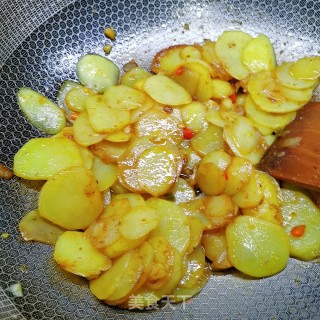 孜然土豆片的做法步骤：11