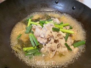酸汤汆五花肉的做法步骤：6