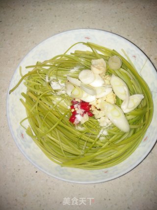 手撕蒜苔的做法步骤：6