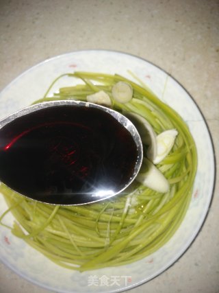 手撕蒜苔的做法步骤：9