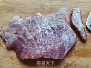 红烧牛腩的做法步骤：1