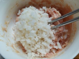 莲藕蒸肉饼的做法步骤：3