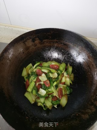 香肠炒油菜的做法步骤：6