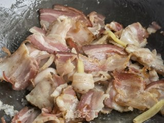 笋干炒腊肉的做法步骤：3