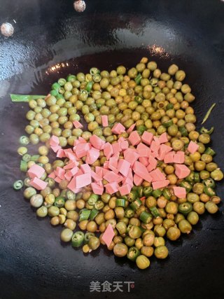 红肠豌豆的做法步骤：4