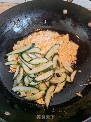 鸡蛋黄瓜片的做法步骤：3