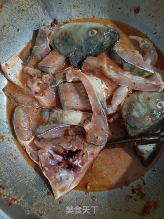 酥脆鱼块的做法步骤：1
