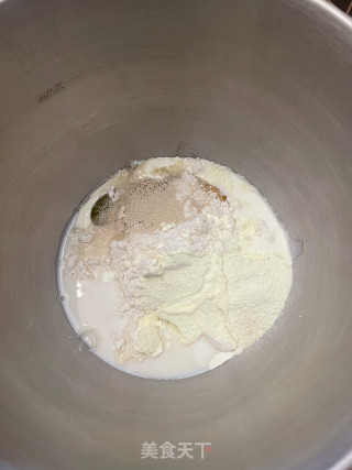吐司面包的做法步骤：1