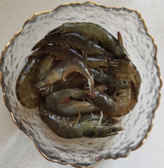 油焖大虾的做法步骤：1