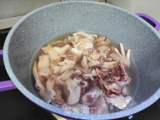 花甲鸡煲的做法步骤：1