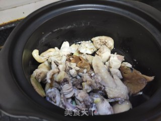 花甲鸡煲的做法步骤：3
