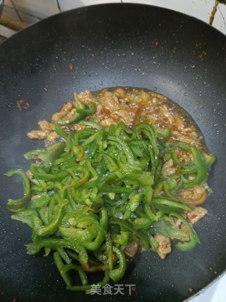 甜椒肉丝的做法步骤：2