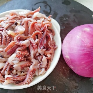 爆炒鱿鱼须的做法步骤：1