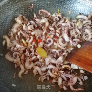 爆炒鱿鱼须的做法步骤：6