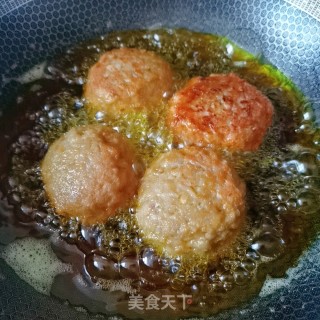 狮子头的做法步骤：6