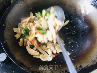 杏鲍菇炒鸡脯肉片的做法步骤：12