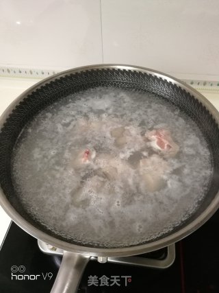 番茄龙骨汤的做法步骤：5
