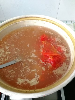 番茄龙骨汤的做法步骤：9