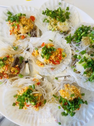 蒜蓉粉丝蒸扇贝的做法步骤：6