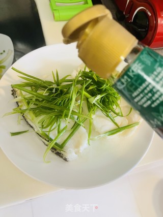 蒸鳕鱼的做法步骤：4