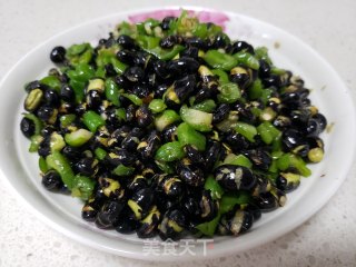 尖椒炒黑豆的做法步骤：5