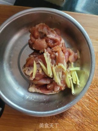肉片炒青瓜的做法步骤：2
