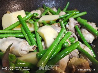 豆角焖土豆鸡肉的做法步骤：5