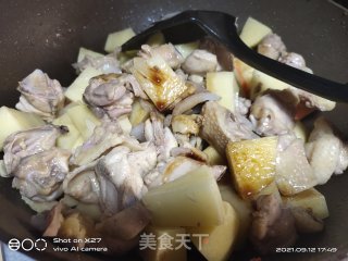 咖喱土豆焖鸡的做法步骤：4