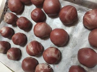 红曲蛋黄酥的做法步骤：10