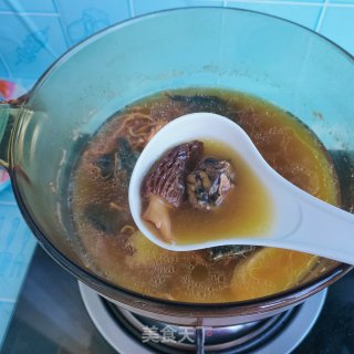 羊肚菌乌鸡汤面的做法步骤：6